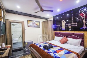 Deluxe Room | 2 bedrooms, Egyptian cotton sheets, premium bedding, desk