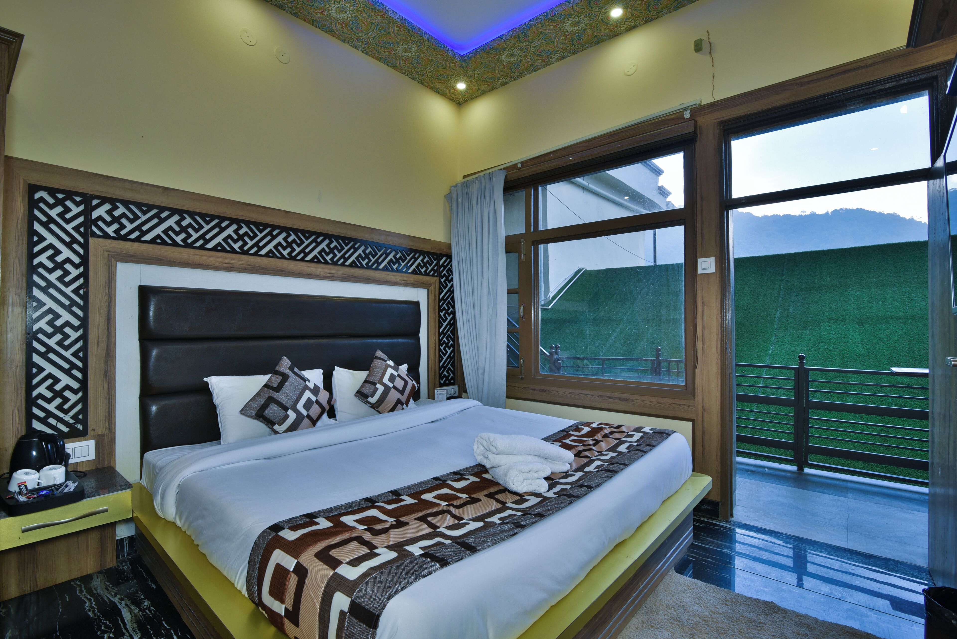 Deluxe Room | Egyptian cotton sheets, premium bedding, desk, laptop workspace