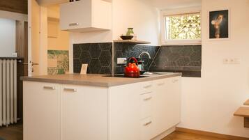 KĂŒhlschrank, Herdplatte, GeschirrspĂŒler