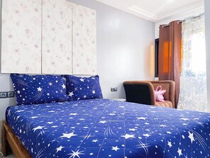 1 soverom, skrivebord, strykejern/-brett og wi-fi (inkludert)