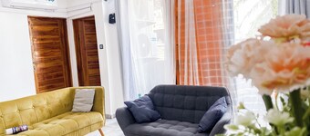 Lomé: Beach & Balcony