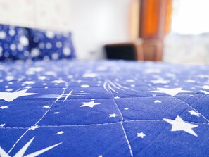 1 habitación, escritorio, tabla de planchar con plancha y wifi gratis 