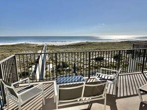 Property grounds - Stunning 1 Bedroom, 1.5 Bath Beachfront Condo with HUGE Balcony on 3rd Floor! (Orange)