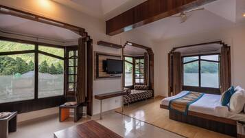 Superior Room | 1 bedroom, iron/ironing board, free WiFi