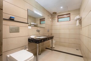Superior Room | Bathroom