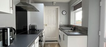 Cosy & Comfortable Apt with Parking