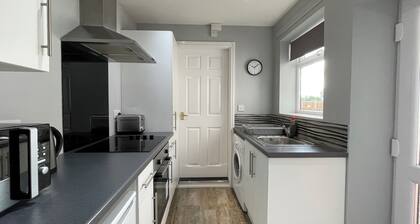 Cosy & Comfortable Apt with Parking