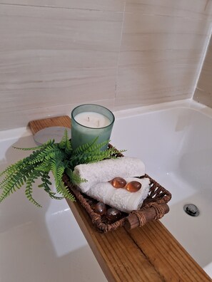 مجففات شعر، مناشف، صابون، شامبو