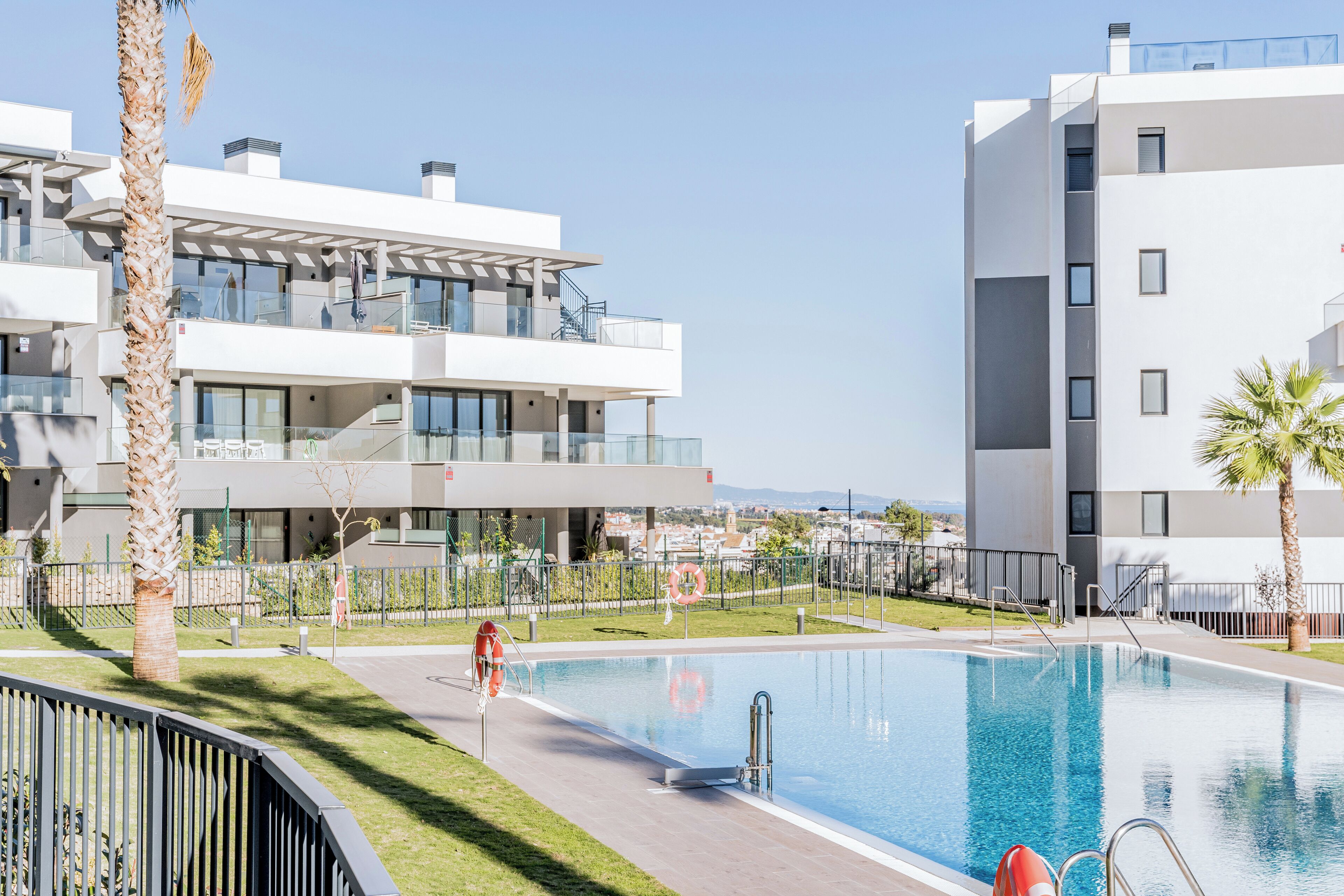 Innendørsbasseng og utendørsbasseng