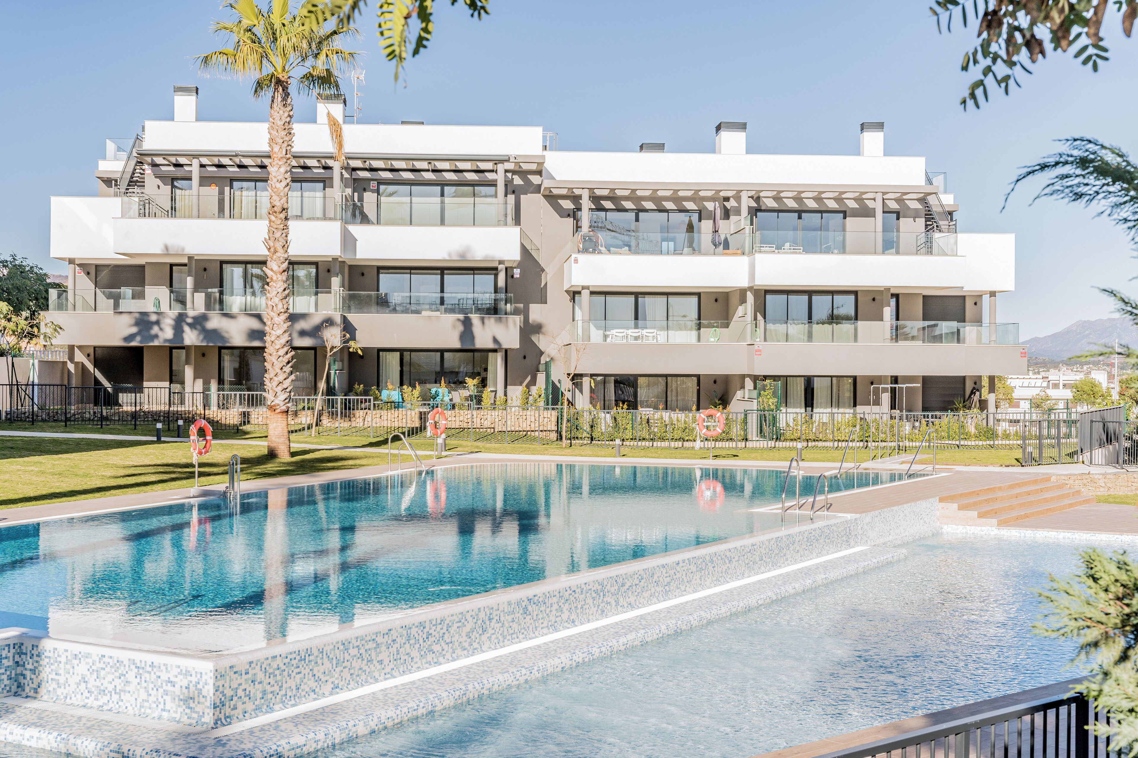 屋内プール、屋外プール