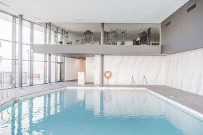 Piscina interna, piscina externa