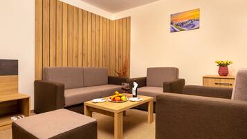 Apartment | Living area | TV