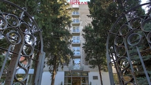 Front of property - Hotel Intelcoop  (Plovdiv)
