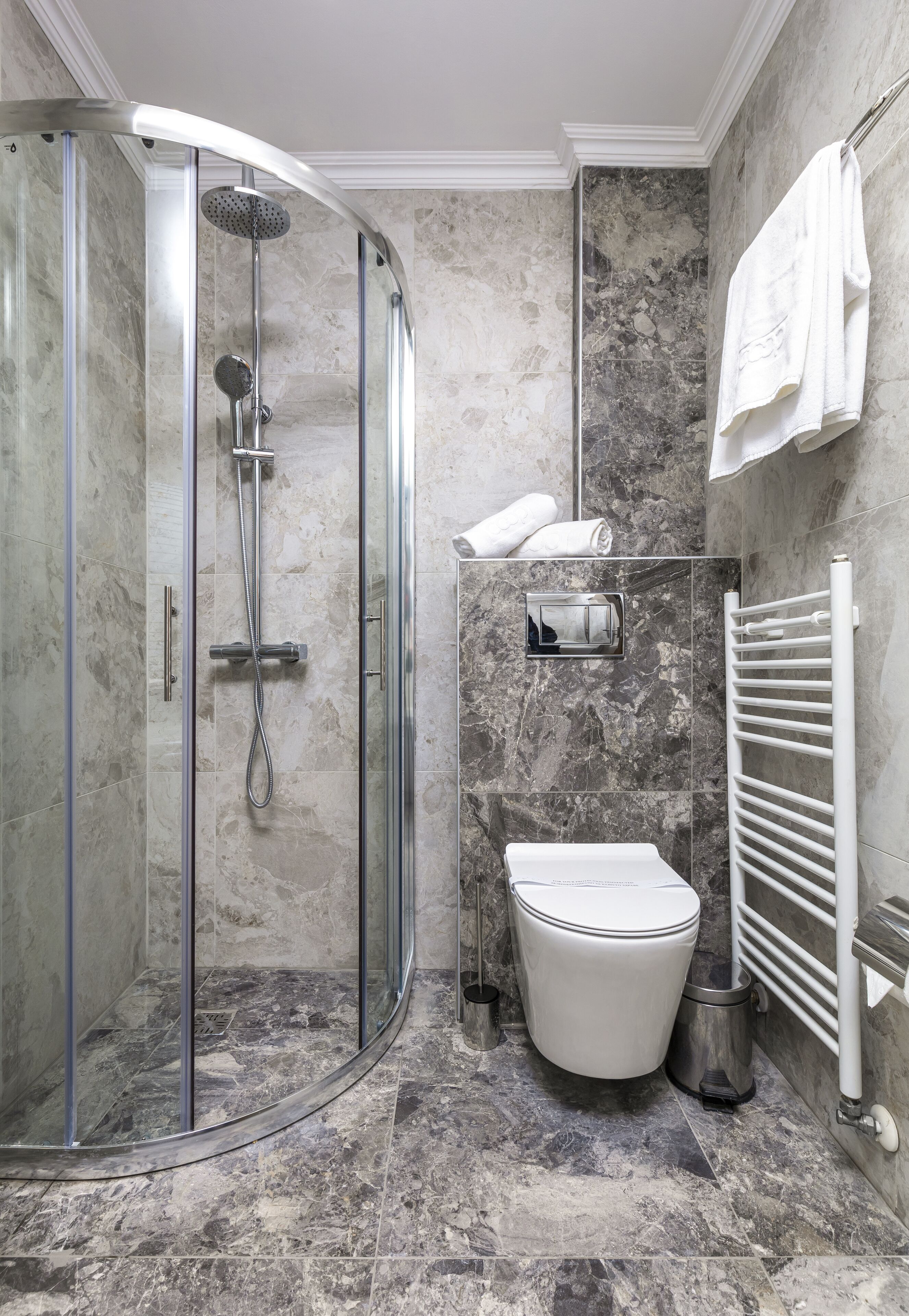 Double or Twin Room | Bathroom | Shower, free toiletries, towels