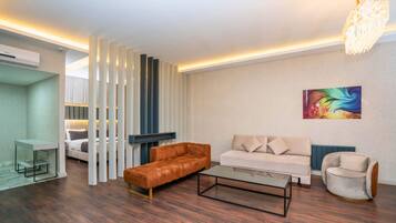 Superior-Vierbettzimmer | Italienische Bettbezüge von Frette, hochwertige Bettwaren, Minibar