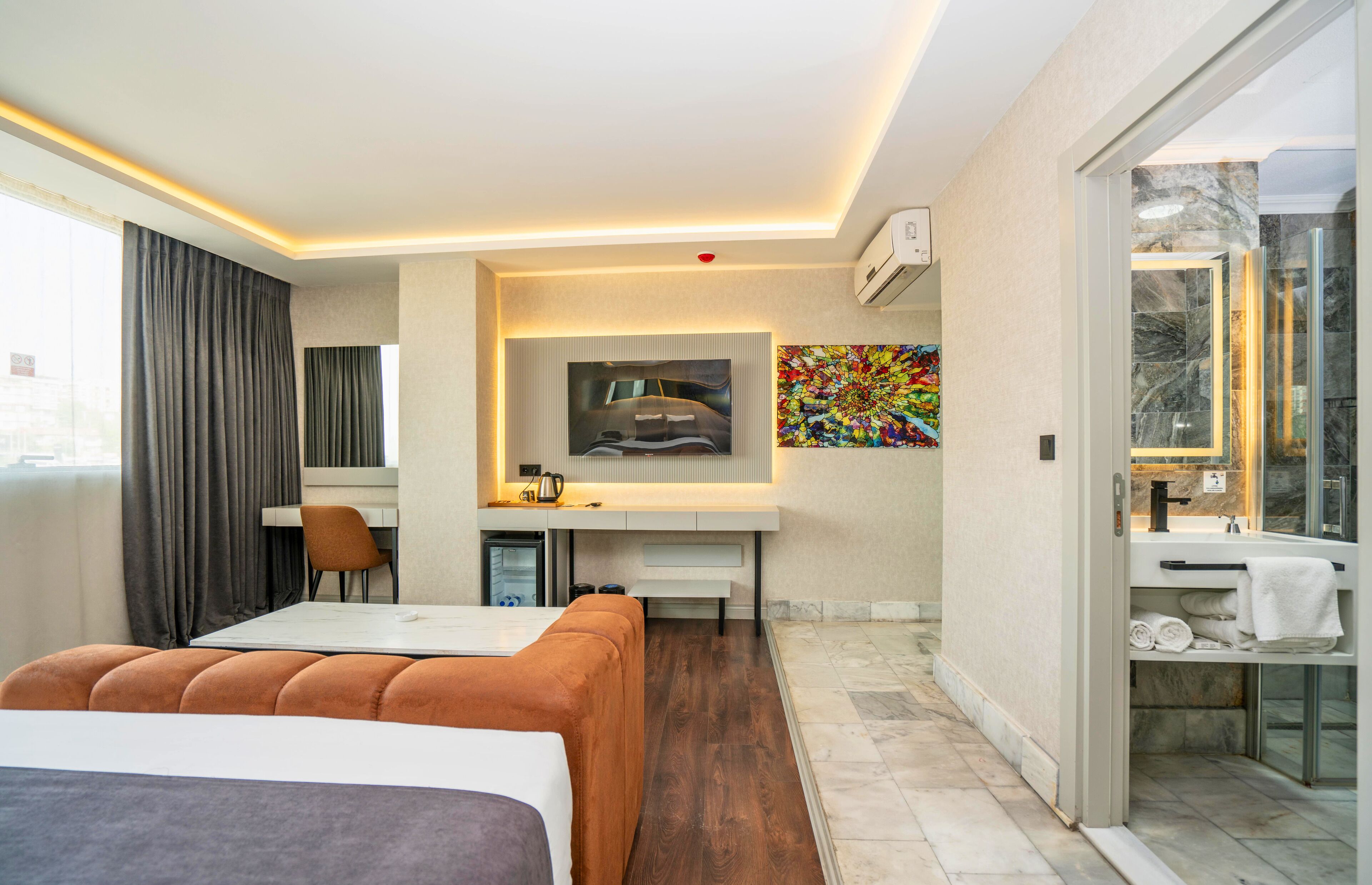 Sábanas italianas Frette, ropa de cama de alta calidad y minibar 
