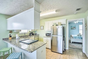 House, Multiple Beds, Kitchen, Garden View | Private kitchen | Fridge, microwave, oven, stovetop - Mermaid Cove (Panama City Beach)