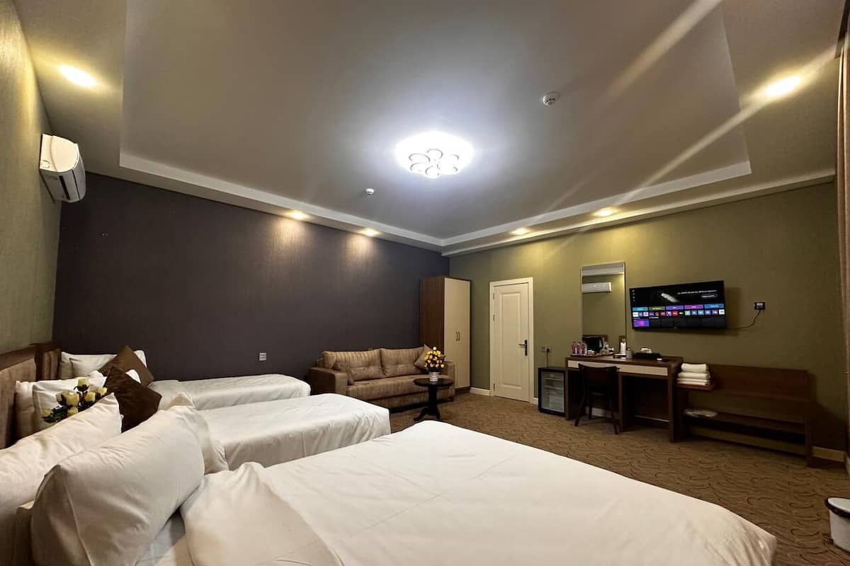 Executive Quadruple Room | 1 bedroom, minibar, in-room safe, desk