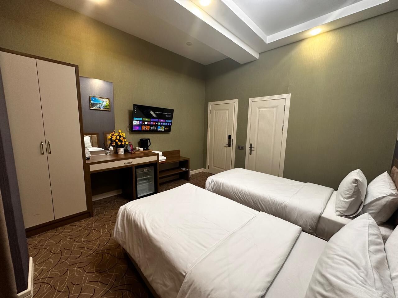 Minibar, in-room safe, desk, laptop workspace