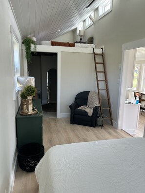 Room - Acree’s acre  (Hopkinsville)