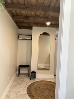 Interior - Acree’s acre  (Hopkinsville)