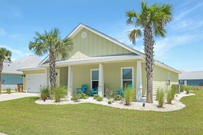 Exterior - Fun for Families with Pets, Active Coastal Community w/ Ice Cream & Bikes (WindMark Beach)
