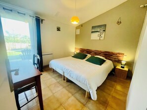 3 bedrooms, desk, iron/ironing board, travel cot - Les Gîtes de la Richardière - Gîte Océan - à 10 Minutes des Plages Vendéennes (SAINT-REVEREND)