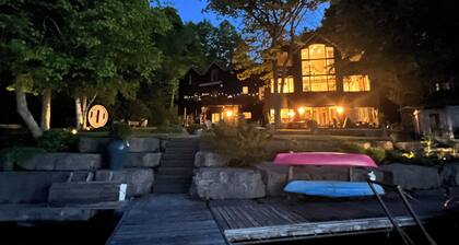 Magnificent Executive Lake House on White Lake