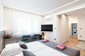 2 bedrooms, in-room safe, free WiFi, bed sheets - 
Comfortable, lux, new apartment with a beautiful view of the sea and the city (Piran)