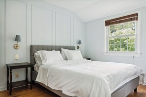 4 habitaciones, escritorio, tabla de planchar con plancha y wifi gratis 