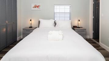 Rumah, 1 Tempat Tidur Queen dengan tempat tidur Sofa, dapur, pemandangan kebun | 1 kamar tidur dan didekorasi berbeda-beda