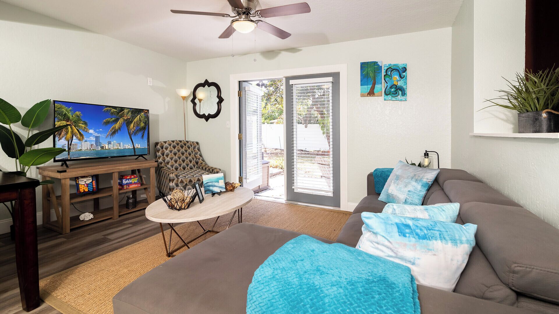 House, Multiple Beds, Kitchen, Garden View | Living area | TV