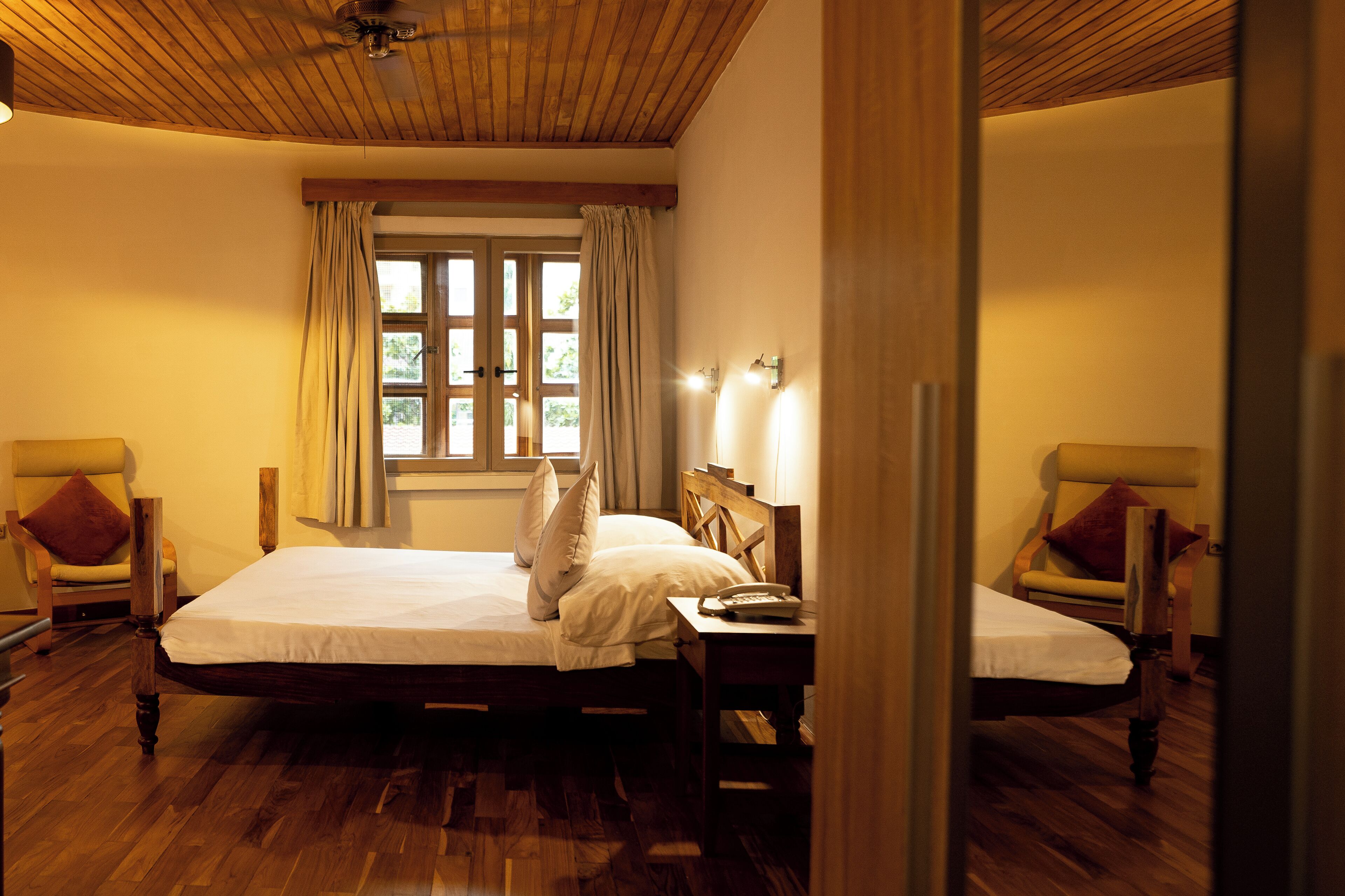 premier apartment | minibar, laptop workspace, free wifi, bed sheets