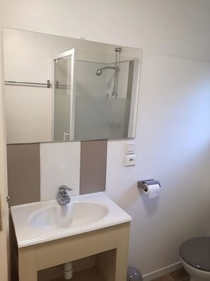 Toilet paper - Appartement de Plain Pied 27 M210 mn de la mer 15 mn de Quimper (Clohars-Fouesnant)