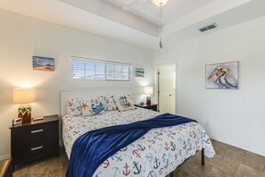 4 bedrooms, desk, iron/ironing board, free WiFi