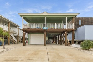 Exterior - Waves, sunsets, and memories made – The Coast House is where the magic happens. (Port Aransas)