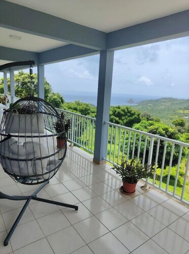 Bel appartement de 250 m² avec grande terrasse dans un petit coin de paradis.