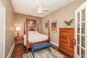 Condo, 1 Queen Bed | 1 bedroom, individually decorated, individually furnished, free WiFi - Monmouth Loft 1 (Newport)