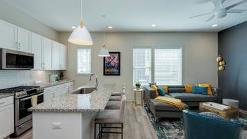 House, Multiple Beds, Kitchen | Private kitchen | Fridge, microwave, oven, stovetop