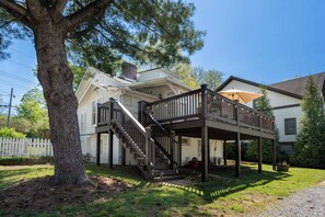 Exterior - Nashville White House (Nashville)