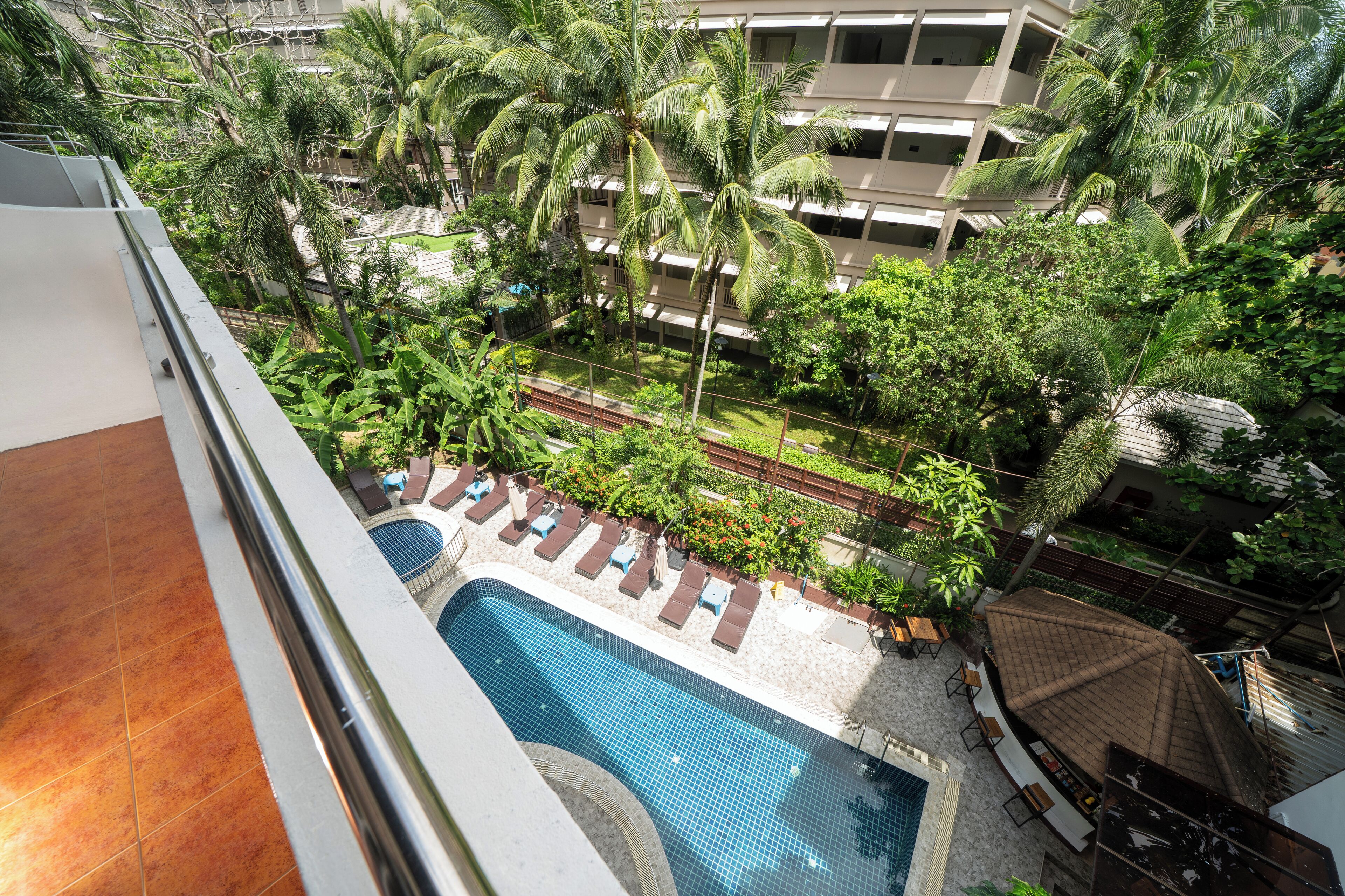 Deluxe Room Pool View | Uitzicht vanaf balkon
