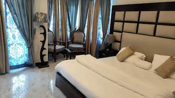 Deluxe Double Room | Soundproofing, iron/ironing board, free WiFi