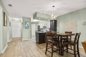 Condo, nhiều giường, ban công, quang cảnh biển (Ocean Hibiscus) | Khu ăn uống