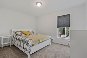 3 bedrooms, free WiFi, bed sheets - Brand New Modern 3bd 2bth 5 homes from beach! (Worth Township)