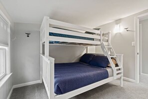 4 bedrooms, travel cot, free WiFi, bed sheets