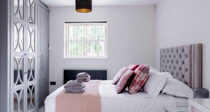 22a: Brand new 5 Bed 4 Bath Detached House