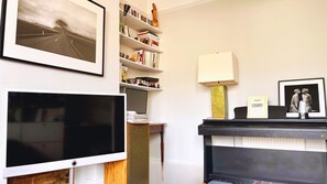 Apartment | Interior - Lovely 3-bed Apartment & Garden & dog Friendly (London)
