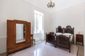 2 chambres, lit parapluie, Wi-Fi, draps fournis