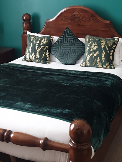 The Shakespeare Hotel and Caribbean Restaurant 