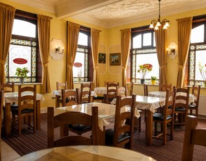 Dining room - Shakespeare Hotel (Halifax)
